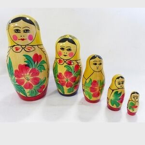 Vtg Russian babushka nesting dolls home decor wooden hand painted set of 5